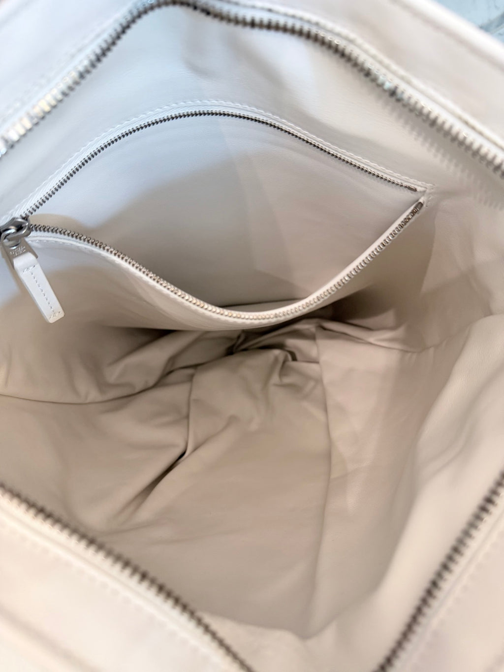 Bottega Veneta Twist Bag — White Leather with Knot Handle